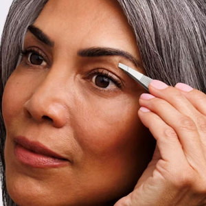 Pinzas de Precisión de Acero Inoxidable con Punta Inclinada y Agarre Ancho, Herramienta de Belleza para Depilación de Cejas con Logotipo Personalizado - Product Image 3