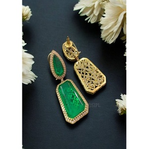 Pendientes Colgantes de Moda con Moissanita y Kundan, Chapados en Oro, de Latón de Primera Calidad, con Brillos Deslumbrantes, para Mujeres y Niñas, Ideales para Fiestas - Product Image 1