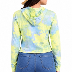 เสื้อฮู้ดดี้ผู้หญิงลายมัดย้อม สีสันสดใส ทรงครอป สวมใส่สบาย น้ำหนักเบา ดีไซน์ฮู้ดทันสมัย สไตล์สตรีทแวร์ เสื้อฮู้ดดี้ครอปสำหรับผู้หญิง - Product Image 2