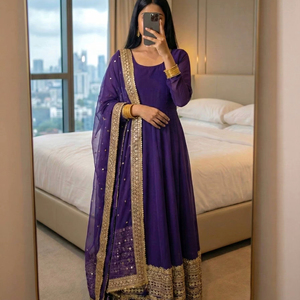 Conjunto de Kurta y Pantalón Ramdev Trading con Estampado Digital Romano, Estilo Moderno, Étnico, para Mujer, Ideal para Bodas, Fiestas y Diwali, de Secado Rápido, para Todas las Temporadas - Product Image 1