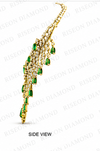 Collier ras-de-cou de mariée opulent en or jaune 18 carats avec pierres centrales en taille poire vert émeraude et pierres rondes brillantes en cascade - Product Image 6