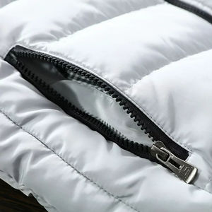 Nouveau design, col rabattu, gilet d'hiver matelassé pour homme, sans manches, léger, gilet matelassé de haute qualité pour homme. - Product Image 4