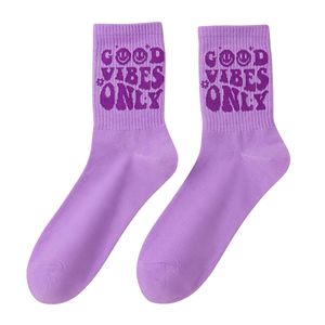 Calcetines Deportivos de Algodón Transpirable con Marca Personalizada OEM, Calcetines de Tobillo Antibacterianos, Absorbentes de Sudor, de Secado Rápido, con Logotipo en la Parte Inferior para Verano - Product Image 2