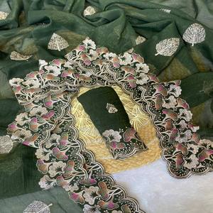 ผ้าส่าหรี VASTRA COTTAGE พรีเมียมแบบกรุบกรอบ พร้อมงานปักดิ้นหลากสีและขอบผ้าลายฉลุ - Product Image 4