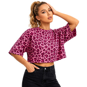 Camiseta Corta de Mujer con Estampado de Leopardo Marrón Personalizada, Corte Cuadrado, Manga Corta, Cuello Redondo, Top de Moda de Verano con Estampado Animal, OEM - Product Image 4