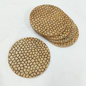 Posavasos Redondos de Madera con Diseño Floral Perforado, Corte Láser Personalizado, con Logotipo, Elegantes Posavasos y Bases de Madera con Corte Láser - Product Image 5