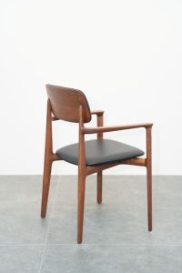 Chaise de salle à manger moderne en bois de frêne de qualité supérieure avec siège et accoudoirs rembourrés pour restaurant, hôtel, mobilier OEM ODM PISANO - Product Image 6