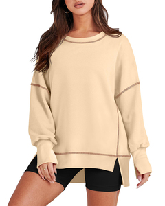 Sweat-shirt oversize noir à manches chauve-souris avec surpiqûres contrastées et découpes pour l'automne - Product Image 4