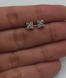 Pendientes de Oro de 14 Quilates con Diamantes Cultivados en Laboratorio de 0.35 Ct, Diseño de Trébol con 8 Piedras, Joyería Fina Minimalista, Regalo de Boda para Mujer - Product Image 5