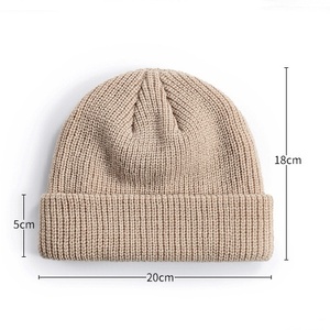 Bonnet unisexe en acrylique de couleur unie, tricoté à la main, pour l'hiver, tour de tête 56-58 cm, style décontracté, hauteur 18 cm, largeur 20 cm - Product Image 1