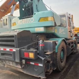 Grúa sobre Camión Kobelco Panther 250 Usada de <span class=keywords><strong>Summit</strong></span> Reach, Potente Equipo de Soporte Industrial de 25 Toneladas - Product Image 4