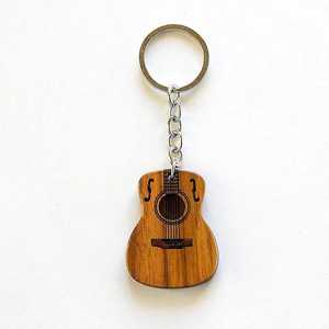 Llavero de guitarra de madera hecho a mano, elegante para el hogar, la oficina, bicicletas, patinetes y bolsos |   Regalo Único para Hombres, Mujeres, Niños y Niñas - Product Image 3