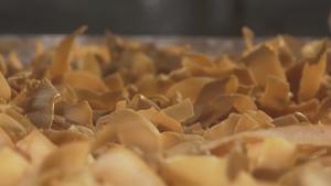 Copeaux de noix de coco séchés premium du Vietnam – Croustillants et naturels, sans conservateurs, collation saine // Mr.Tom - Product Image 4