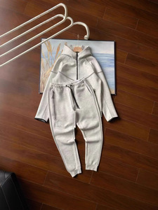 OEM <b>Men</b> Jogger Sets Two Piece Set Patchwork Zip up Puff <b>Track</b> Nylon <b>Jacket</b> and <b>Track</b> Pants Custom Nylon Tracksuit <b>Men</b> - Product Image 3