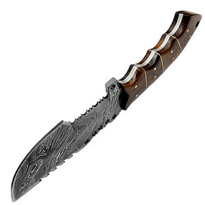 Cuchillo de caza hecho a mano de acero de Damasco con mango de cuerno de carnero y funda de cuero fino. - Product Image 6