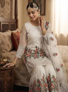 Ensemble sharara de luxe en soie brodée Fendy avec dupatta de créateur pour femmes - Product Image 4