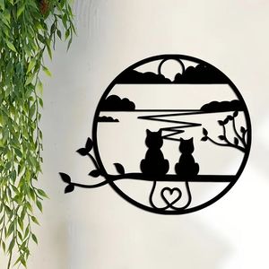 Chat romantique Couple métal Wall Art noir rond Silhouette décor pour la maison et les amoureux des animaux de compagnie - Product Image 1