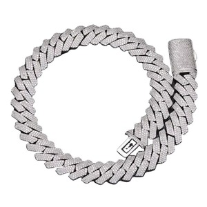 Chaîne cubaine en moissanite en promotion pour l'été, les vacances à la plage et les tenues de resort – Bijoux hip-hop disponibles à prix export - Product Image 1