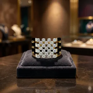 Bague de luxe pour homme en or avec motif diamant – Bijoux de créateur haut de gamme pour homme - Product Image 4