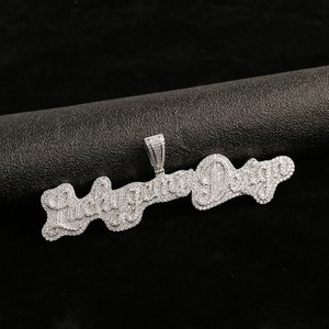 Colgante de Letra Personalizada Hecho a Mano de Plata de Ley 925 con Moissanita, Estilo Hip Hop Iced Script, Engastado con Pavé, Bañado en Rodio, Lujo Unisex - Product Image 2