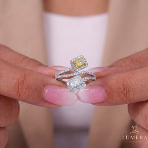 Anillo de Compromiso con Doble Halo de Diamantes Amarillos Cultivados en Laboratorio, Anillo de Oro Personalizado, Joyería de Lujo para Novia, Joyería Fina para Mujer - Product Image 3