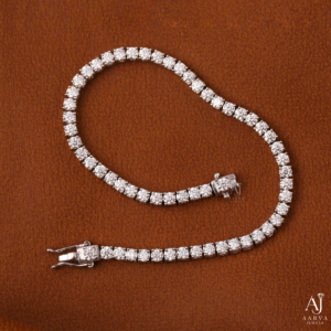 สร้อยข้อมือเทนนิสโมอิสซาไนต์ AARVA JEWELS ทรงบริลเลียนต์คัท ตัวเรือนเงินแท้ 925 ชุบโรเดียม ของขวัญแต่งงานสุดหรูสำหรับผู้หญิง - Product Image 6