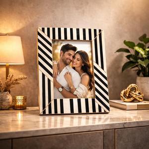 Marco de Fotos Moderno de Resina, Diseño Rectangular con Rayas Diagonales, Decoración del Hogar Hecha a Mano, Marco de Fotos Personalizado para Mesa Vertical - Product Image 3