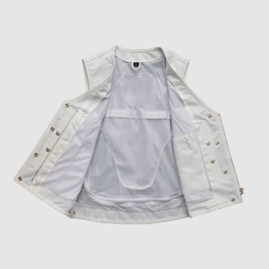Gilet en cuir premium pour femme, en cuir de vachette véritable, décontracté, sans manches, avec logo personnalisé, pour motardes - Product Image 3