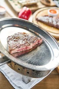 Plato para Bistec de Grado Comercial con Base de Madera para Steakhouse - Product Image 5