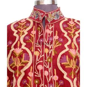 Chaqueta de Tela Cotrise con Bordado Floral Hecho a Mano, Detalle de Botones, Forro de Algodón a Rayas, Transpirable, Ecológica, para Otoño e Invierno - Product Image 3