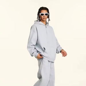 Conjunto Deportivo de Chándal con Logotipo Bordado Personalizado, Estilo Urbano, Bloques de Color, Sudadera y Pantalones Deportivos, Cortavientos para Hombre - Product Image 1