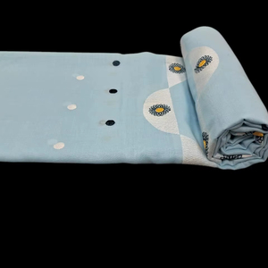 Tissu en coton bleu ciel de qualité supérieure avec broderie florale tournesol et accents à pois - Textile tissé doux et respirant - Vente chaude - Product Image 1