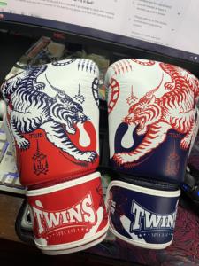 Trending Custom Logo Thai Printed Boxing <b>Gloves</b> Premium Cowhide Leather Muay Thai Training <b>Gloves</b> <b>Moisture</b> Wicking <b>Gloves</b> - Product Image 6