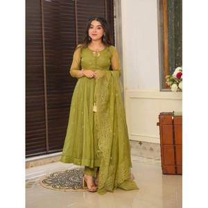 VESTIDO DE TRABAJO BORDADO DE HILO DE SEDA DE ORGANZA FANCY TABBY FONDO con DUPATTA MEHNDI - Product Image 1