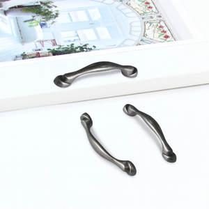 มือจับตู้โค้งมนสวยงาม ผลิตจากโลหะผสมสังกะสี ดีไซน์ร่วมสมัย สีดำ ทนทาน เป็นมิตรกับสิ่งแวดล้อม เหมาะสำหรับห้องครัว ห้องน้ำ ห้องนั่งเล่น และตู้เสื้อผ้า - Product Image 2