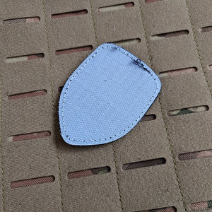 Écussons en caoutchouc écologiques personnalisés, étiquettes en silicone souple PVC pour vêtements, vente en gros, 2D, 3D, en relief - Product Image 4