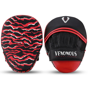 Guantes de Boxeo de Cuero Rojos Venomous, Almohadillas Curvas para Golpear, Almohadillas de Entrenamiento de MMA y Muay Thai para Entrenadores - Product Image 1