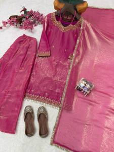 Elegant <b>Kurti</b> Set Perfect Blend of Tradition Style Enhance the beauty of your wardrobe - Product Image 5