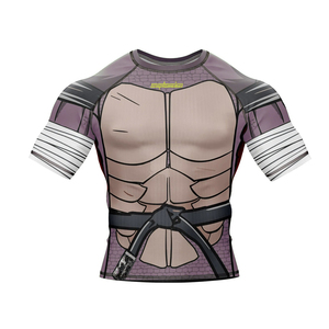เสื้อแรชการ์ดแขนยาวสีดำ UPF50+ ลายตารางแดงชมพู  โลโก้ด้านหน้า สำหรับผู้ชาย แห้งเร็ว ระบายอากาศได้ดี ผลิตจากโพลีเอสเตอร์ที่เป็นมิตรกับสิ่งแวดล้อม - Product Image 3