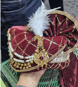 Turban de marié de luxe en velours bordeaux avec broderie Zardozi dorée, Pagri Safa de mariage royal Maharaja - Product Image 2