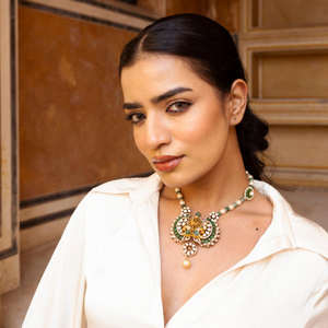 Exquisito Collar Gajaah de Plata 925 con Diamantes Polki y Esmeraldas del Templo Lakshmi, con Perlas, Conjunto de Collar de Novia Tradicional Indio - Product Image 1