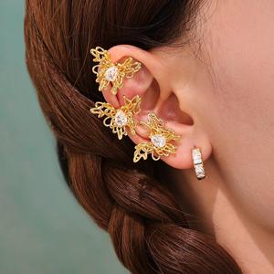 Pendientes de Clip de Mariposa de Latón Chapado en Oro de 18K al por Mayor con Zirconia de Corte Princesa y Engaste de Garra para Joyería de Regalo Unisex - Product Image 6