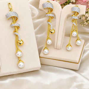 Conjunto de Collar y Pendientes de Aleación Chapada en Oro con Piedras de Diamante Americano para Mujer |   Joyería de Moda con Acabado Étnico Antiguo - Product Image 1
