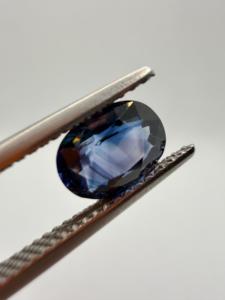 Zafiro azul natural vivo, corte ovalado, piedra preciosa suelta de 1.65 quilates, 7.5x5.5x4 mm, de Ceilán, Sri Lanka, para la fabricación de joyas por Zehra Gems. - Product Image 2