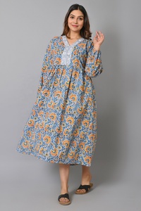 Robe longue en mousseline de soie pour femme, col en V, manches longues, coupe trapèze, avec broderie florale, tissu respirant et écologique - Product Image 2