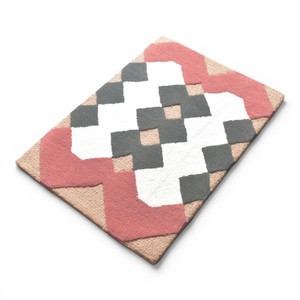 Alfombra Moderna de Lana Hecha a Mano con Diseño Geométrico de Diamantes, en Tonos Rosa Pálido, Gris, Marfil y Beige, de Alta Densidad - Product Image 2