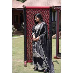 Ensemble de costume pour femmes avec broderie multi-aiguilles magnifique pour les fêtes - Product Image 2