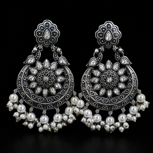 Proveedor Mayorista de Pendientes Colgantes con Cristales de Circonita en Forma de Pera, Plateados y Oxidados, Disponibles en Stock, Envío Rápido - Product Image 3