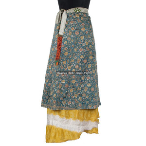 Jupe en soie indienne faite à la main, dernier style, jupe portefeuille réversible en soie de sari vintage, jupe portefeuille magique en soie de 38 pouces, style halter tube - Product Image 1