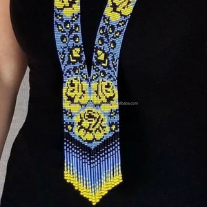 Collier élégant brodé à la main avec perles de verre brillantes, idéal pour offrir et porter lors d'occasions mémorables - Product Image 1